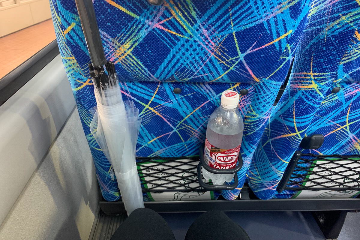 バス車内